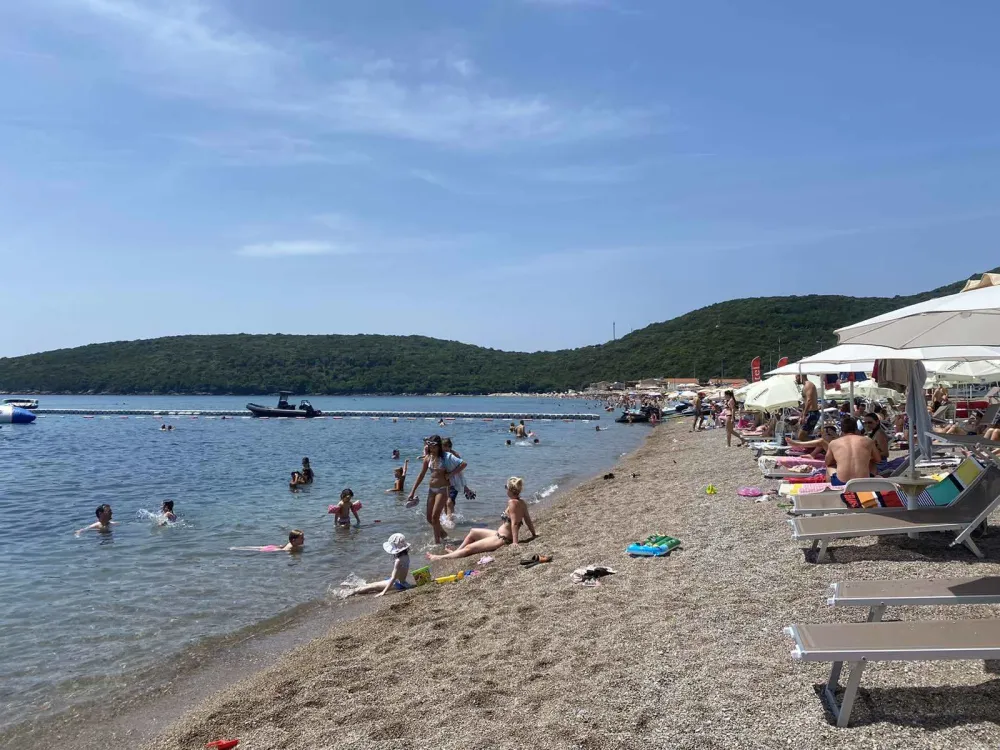 Плажа Јаз у Будви