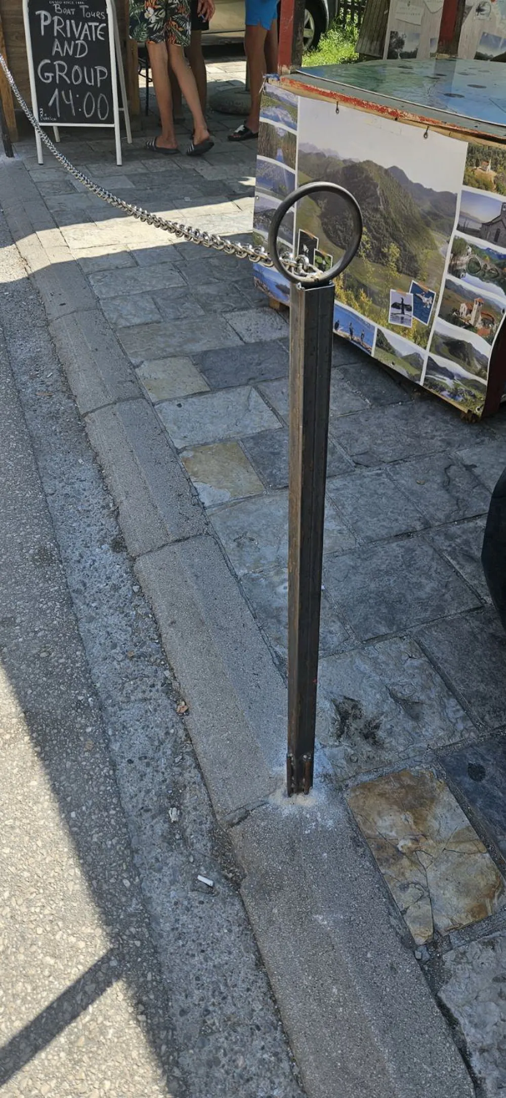 Mje&scaron;tani Virpazara ogorčeni zbog postavljanja lanaca na javnoj povr&scaron;ini