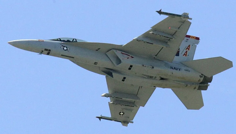 Mesto: PARIZ<br>Datum: 18.06.2005<br>Dogadjaj: Panavia Tornado na izlozzbi aviona u Parizu.<br>Licnosti: <br>