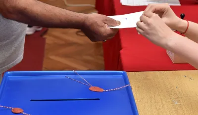 Parlamentarni izbori 2023, Parlamentarni izbori, glasanje, izbori, glasacki listic, glasacka kutija
