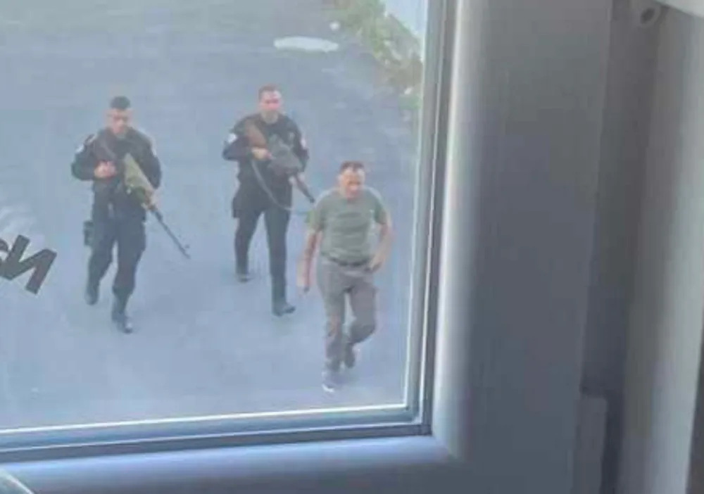 jake policijske snage na ulicama Istočnog Sarajeva