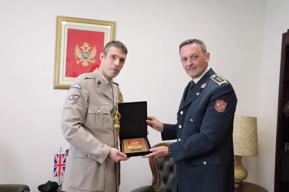 Perović sa britanskim izaslanicima