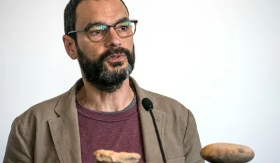 "Bez naslova (dron)"