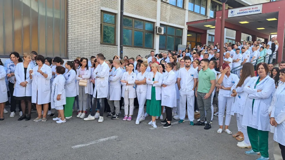Protest medicinskih radnika Nik&scaron;ić