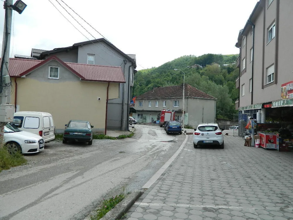 Bez autobusa u Bihoru snalazi se kako ko umije