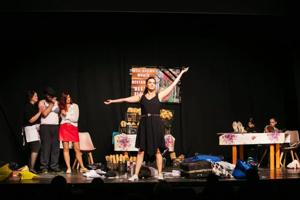 "Desert flower", scena iz predstave 