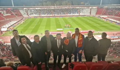 (VIDEO) Abazović i ministri sa tribina bodre na&scaron;e fudbalere