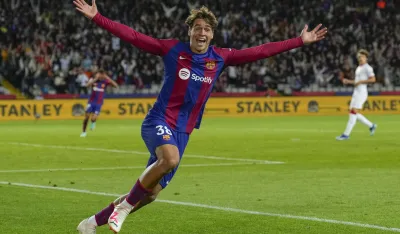 Mark Guju proslavlja gol