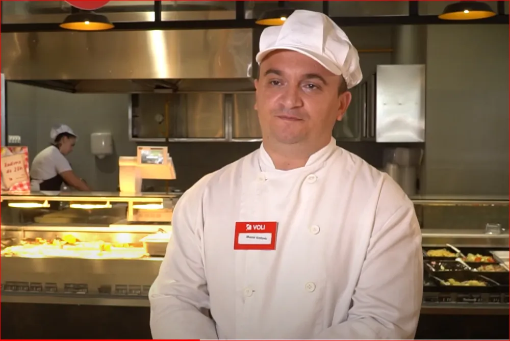 Kuvar Momir Krstović