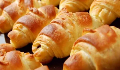 Kiflice od krompira punjene sirom i &scaron;unkom