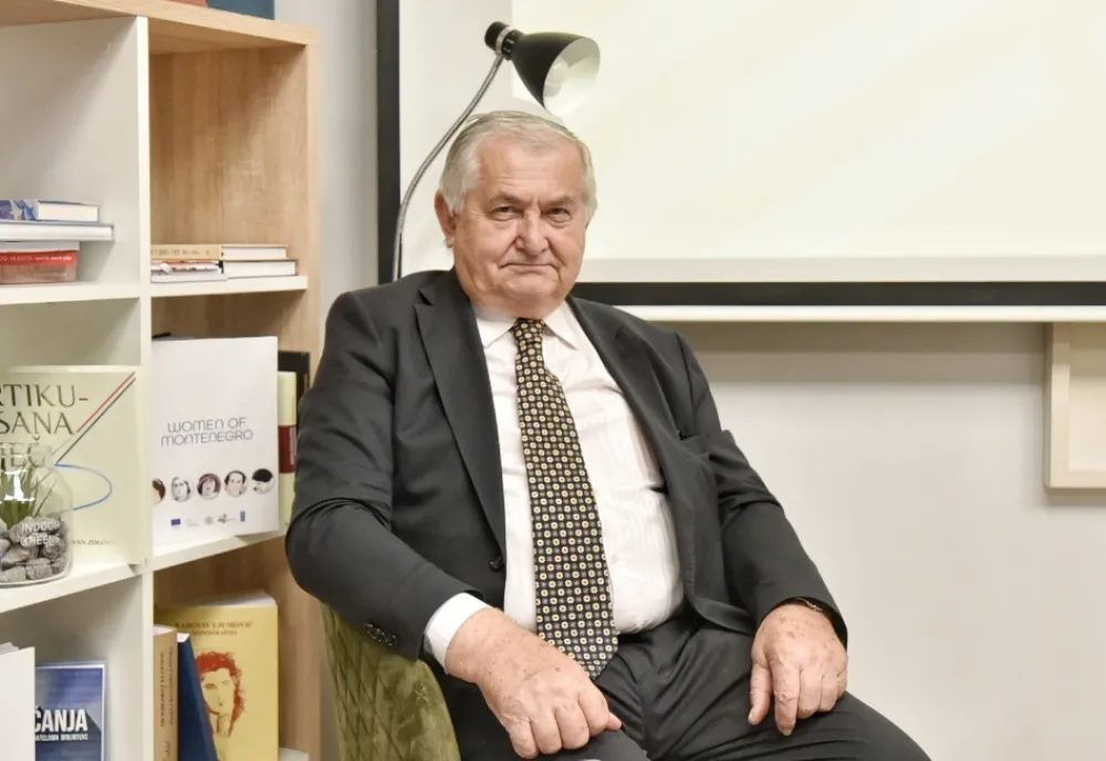 Академик Јован Делић