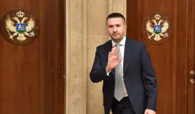 Boris Pejovic, 44 Vlada Crne Gore, Vlada Crne Gore, Izbor 44 Vlade Crne Gore,premijer,mandatar, Skupstina Crne Gore 28 saziv, Sjednica Skupstine Crne Gore 28 saziva, Sjednica Skupstine Crne Gore, Nastavak sjednice Skupstine Crne Gore 28 saziva