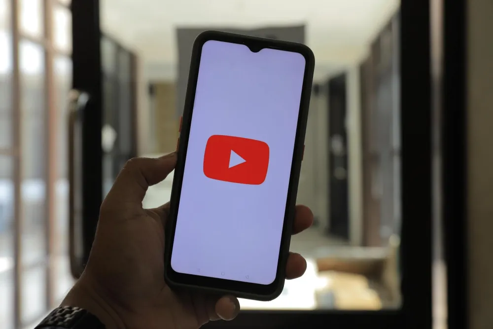 youtube logo