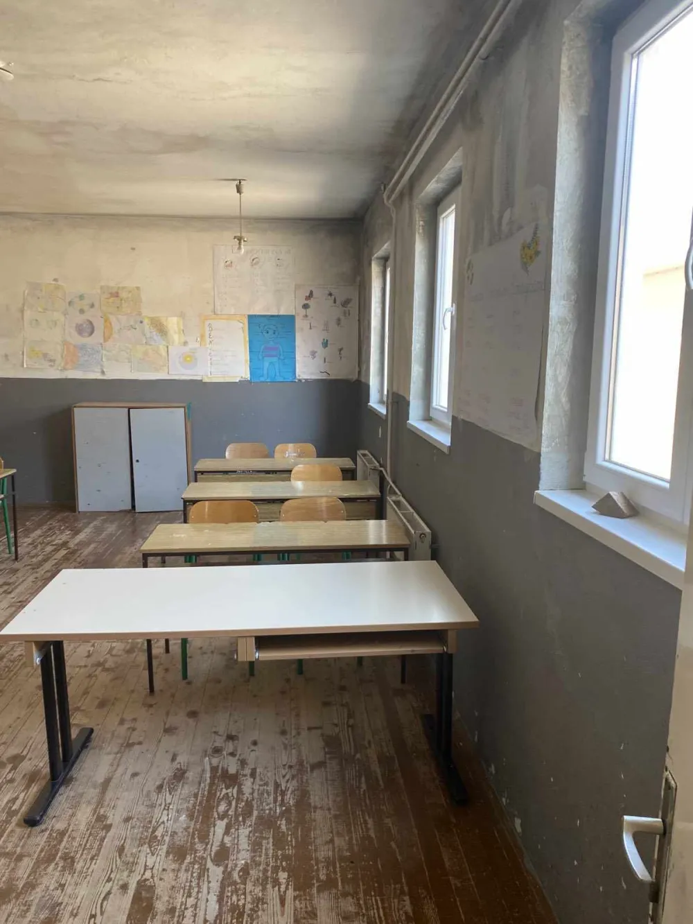 Tuzi: Uprava O&Scaron; &bdquo;Јedinstvo&ldquo; tražiće od IJZ da provјeri bezbјednost boravka u &scaron;koli punoј vlage