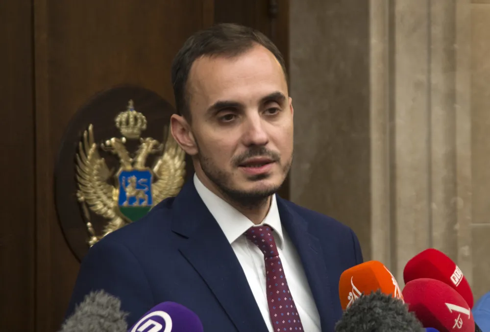 sjednica skupstine crne gore o nepovjerenju vladi