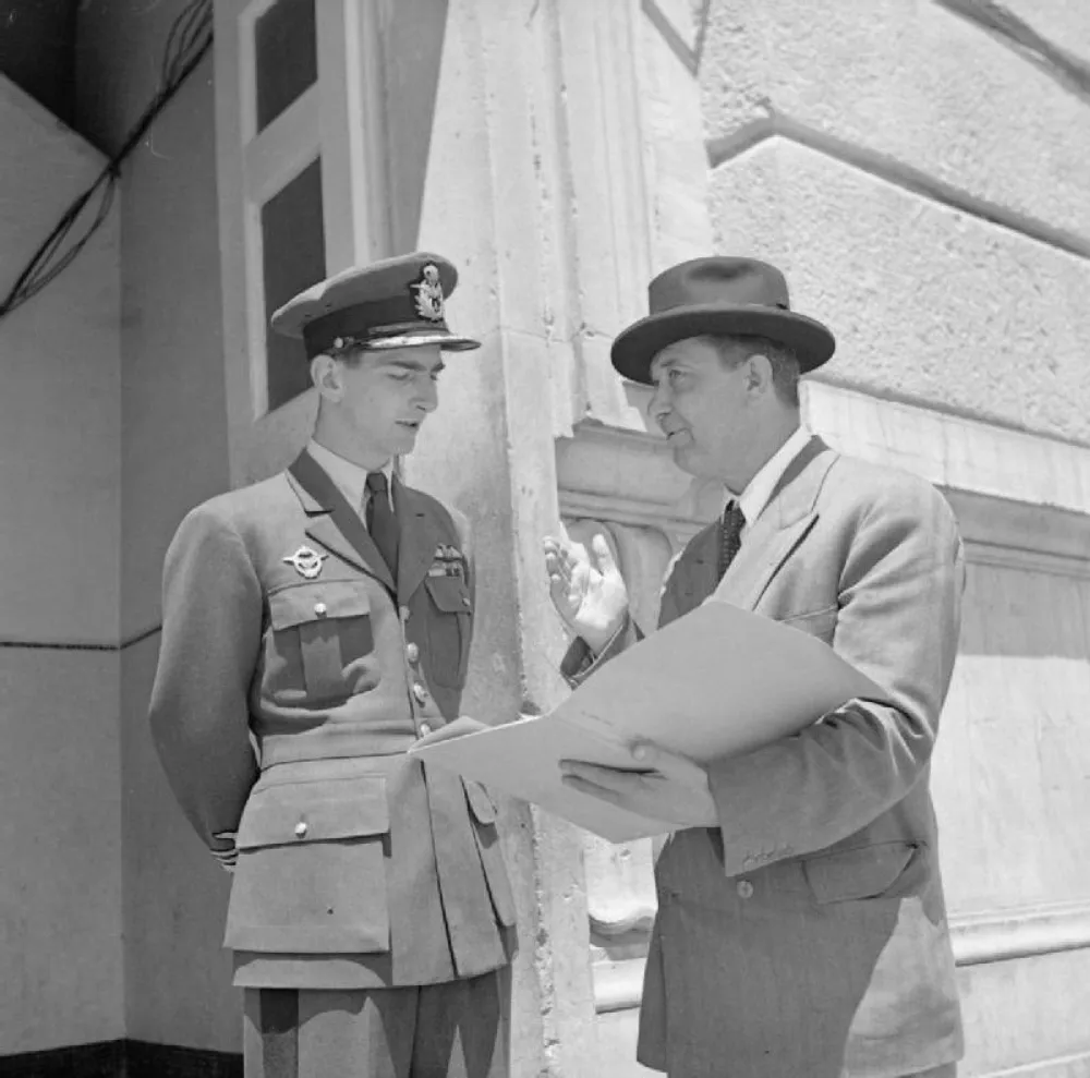 Краљ Петар II и Иван Шубашић у Италији, 1944. године
