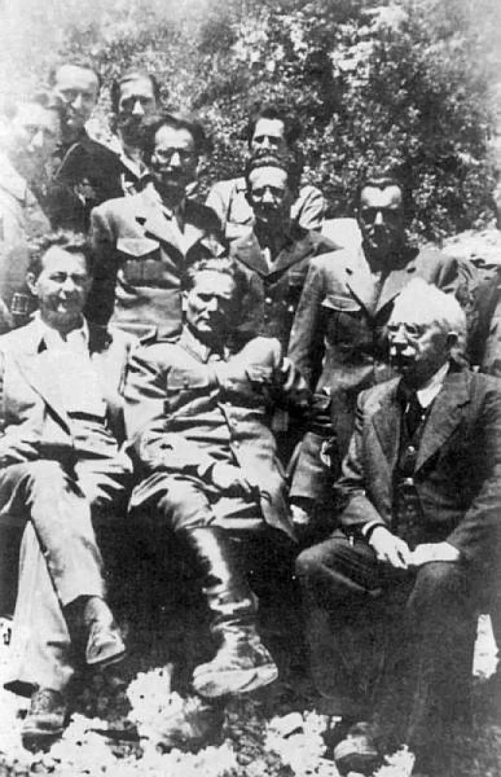 Тито и чланови Националног комитета са Шубашићем на Вису, 1944. године