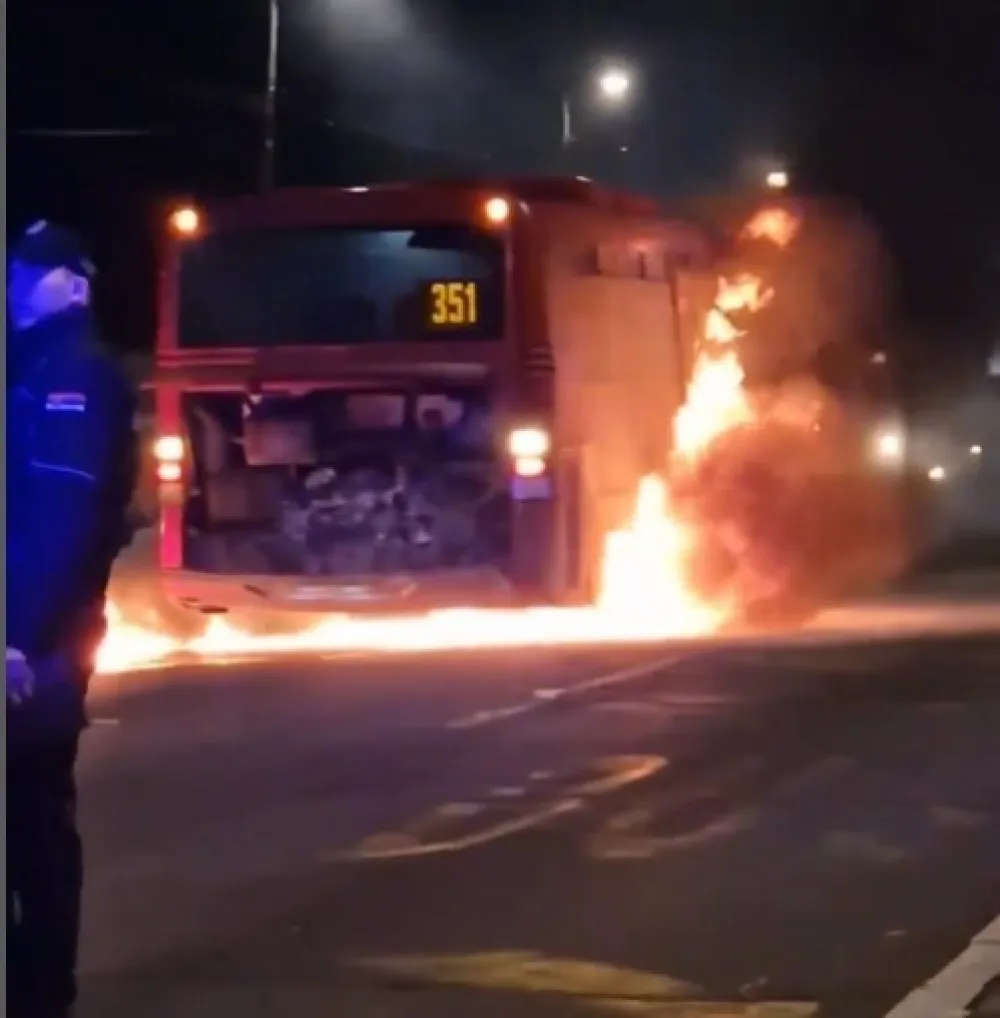 Zapalio se gradski autobus u Beogradu