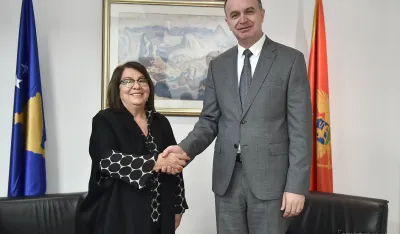Đeljo&scaron;aj Arianom Zherka Hoxhom