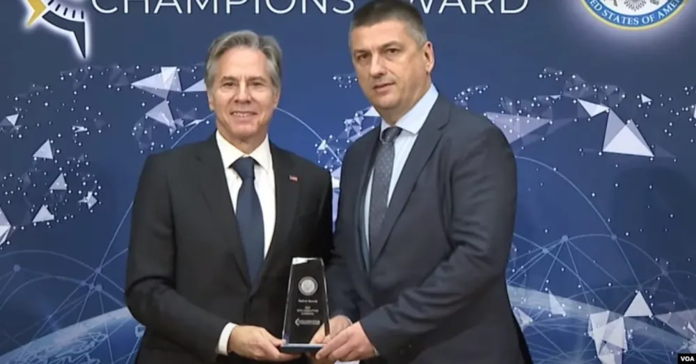 Entoni Blinken, državni sekretar SAD i Vladimir Novović, specijalni tužilac Crne Gore