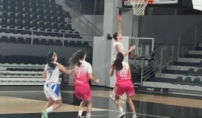 Domaćin ubjedljiv na startu