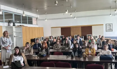 Представљен,,Мировни корпус''