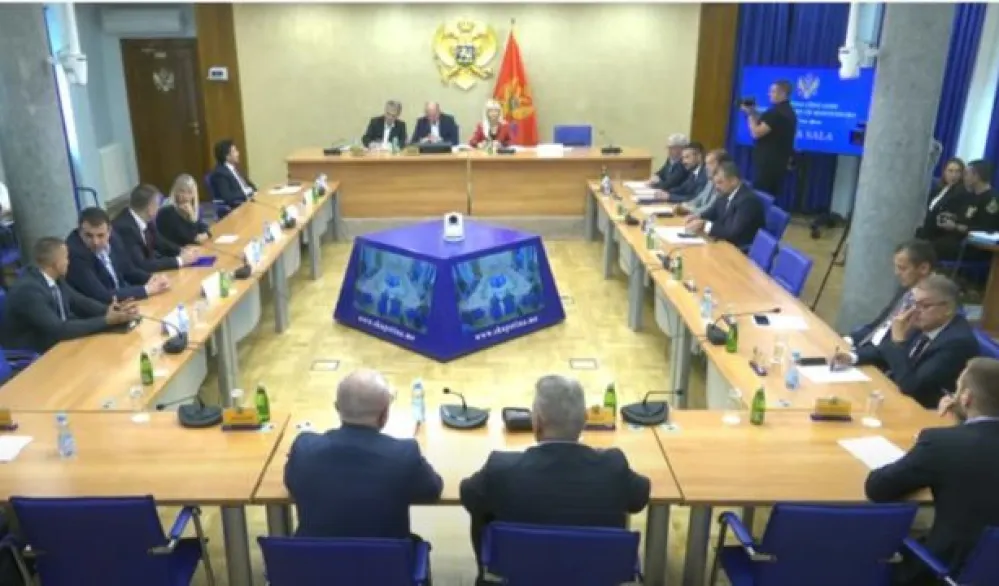 Са једне од ранијих сједница Одбора