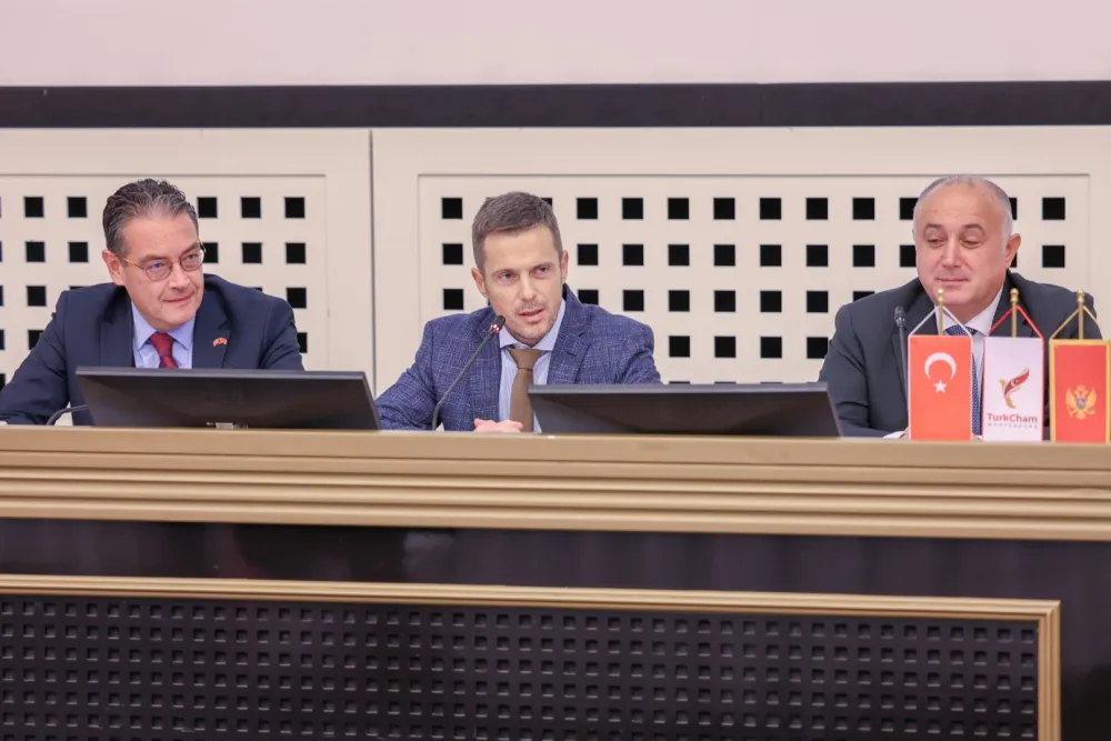 Burka&scaron;, Mujović i 