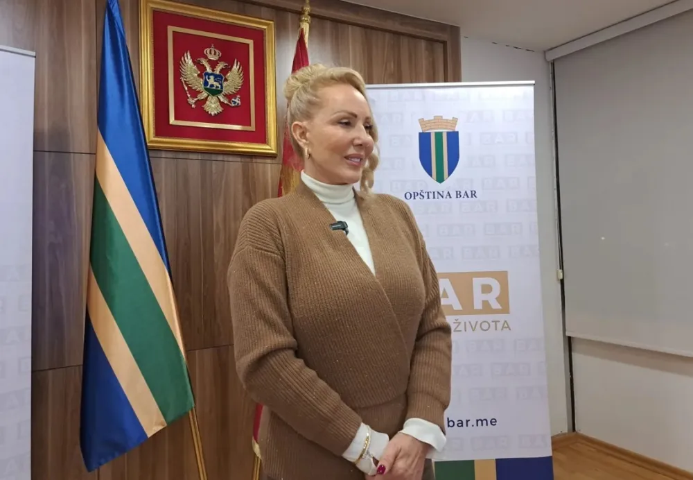 Lepa Brena