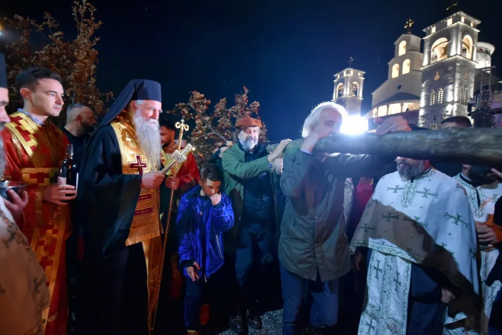 (VIDEO/FOTO) Vjernici &scaron;irom Crne Gore proslavili Badnje veče