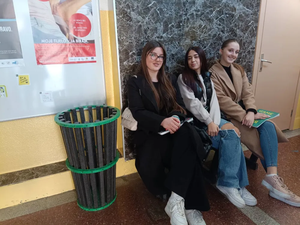 SS&Scaron; "Spasoje Raspopović": Na poklon klupe i kante