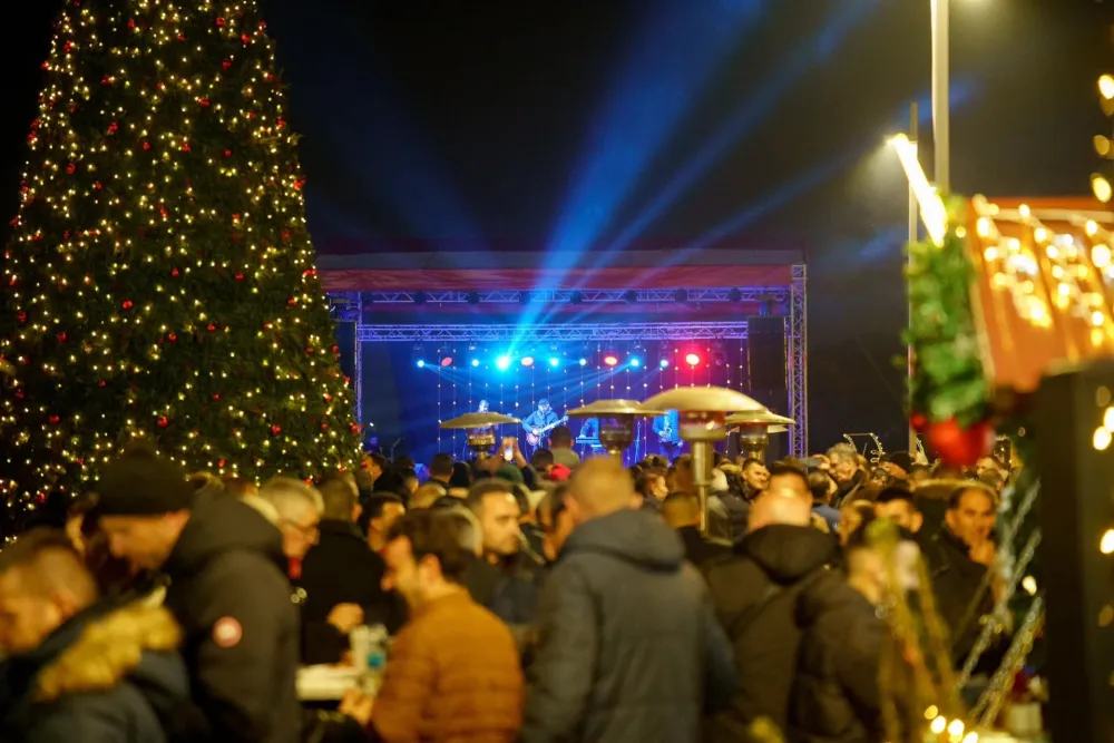 Zavr&scaron;en Zimski bazar u Tuzima: Priznanje svim učesnicima