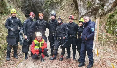 Tročlana porodica i vodiči spa&scaron;eni iz pećine nakon tri dana