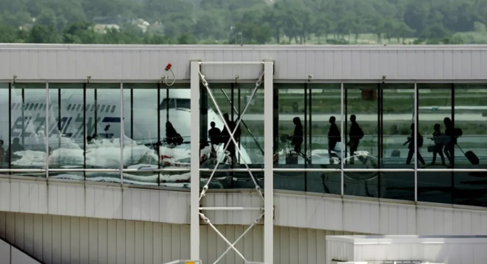 Ilustracija<br>aerodrom, putovanja, putnici