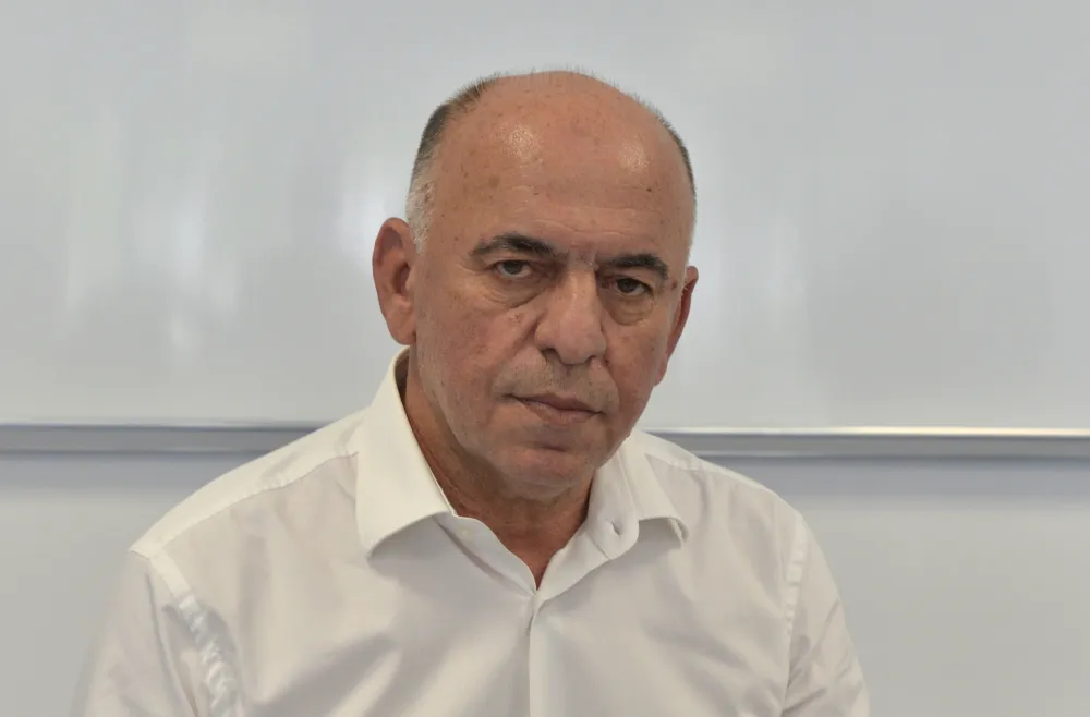 Urucivanje medicinske opreme domu zdravlja na pobreziju, dom zdravlja pobrezije, donacija domu zdravlja, donacija domu zdravlja na pobreziju, medicinska oprema, medicinski instrumenti, Danilo Jokic, direktor domova zdravlja podgorica