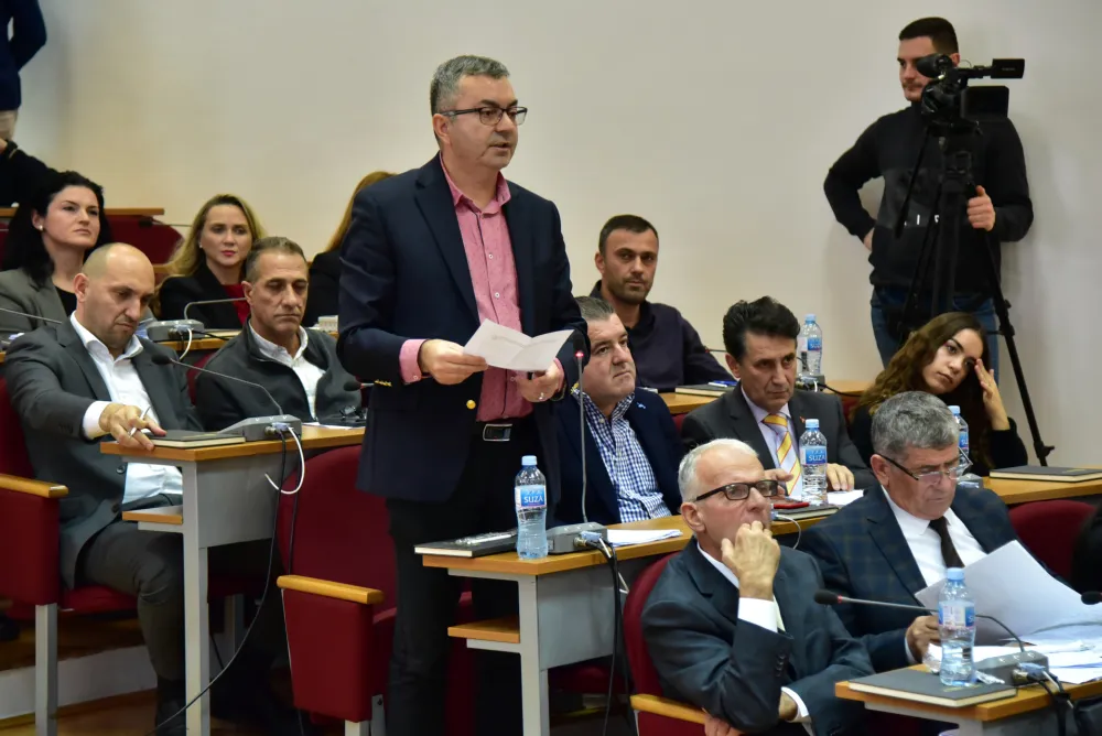 Đokaј:Umјesto u Sukuruću graditi u centru