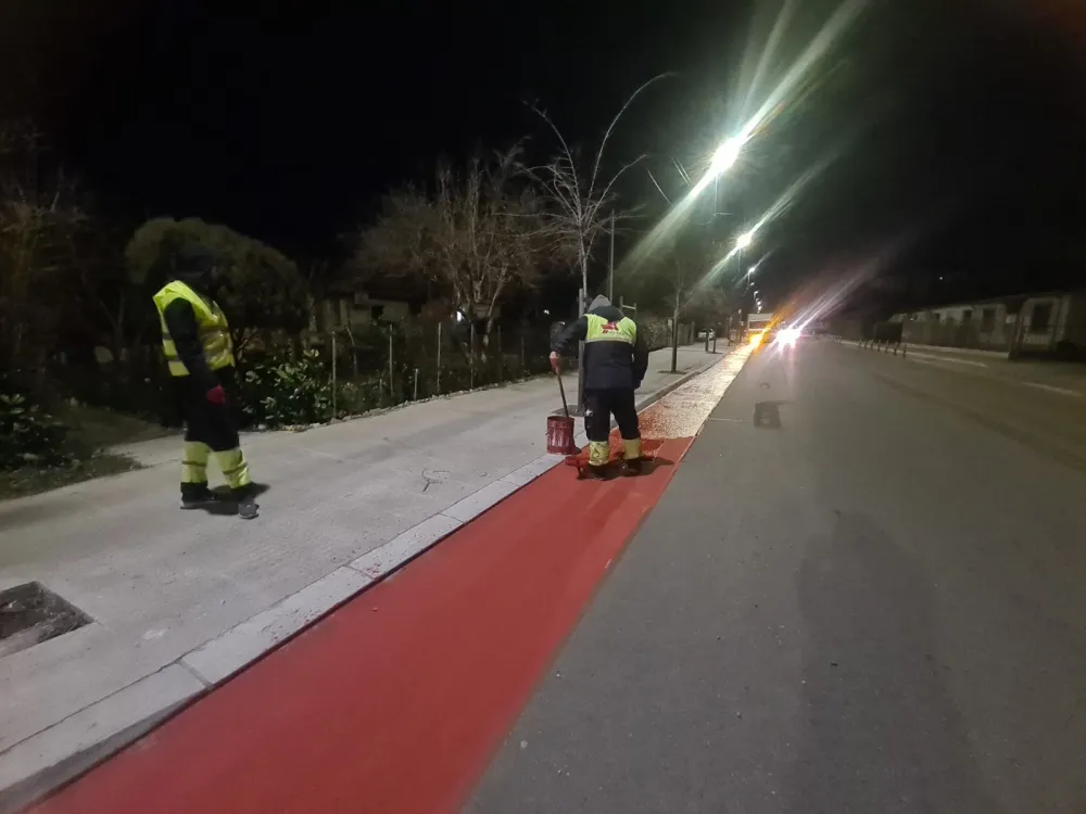 Isctavanje biciklističke trake u Ulici ktralja Nikole
