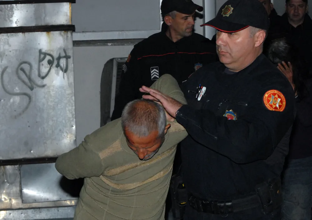 Luan Hasanaj, Ljuljzim Hasanaj, Nuri Hasanaj, Nura Hasanaj,privodjenje optuzenih za ubistvo policajca Milutina Lekovica 16.12.2019