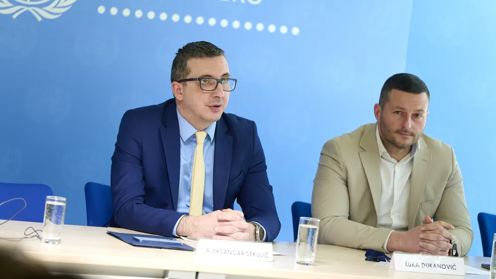 Đukanović i 