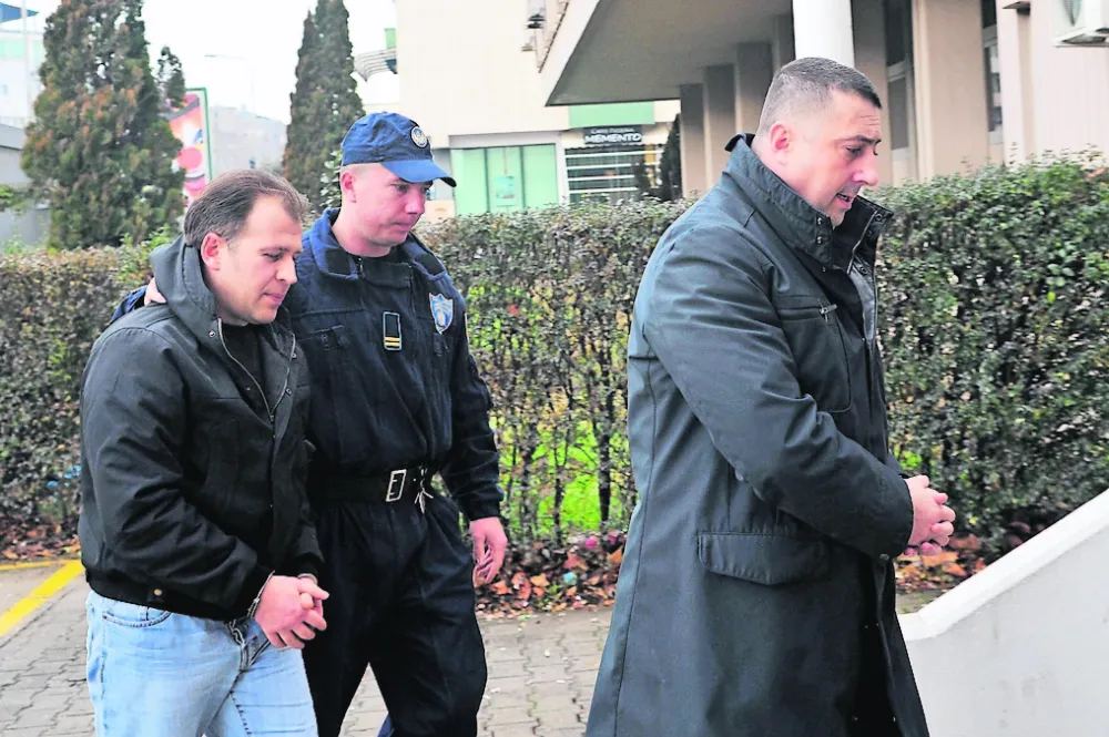 Predrag Glu&scaron;čević tokom privođenja