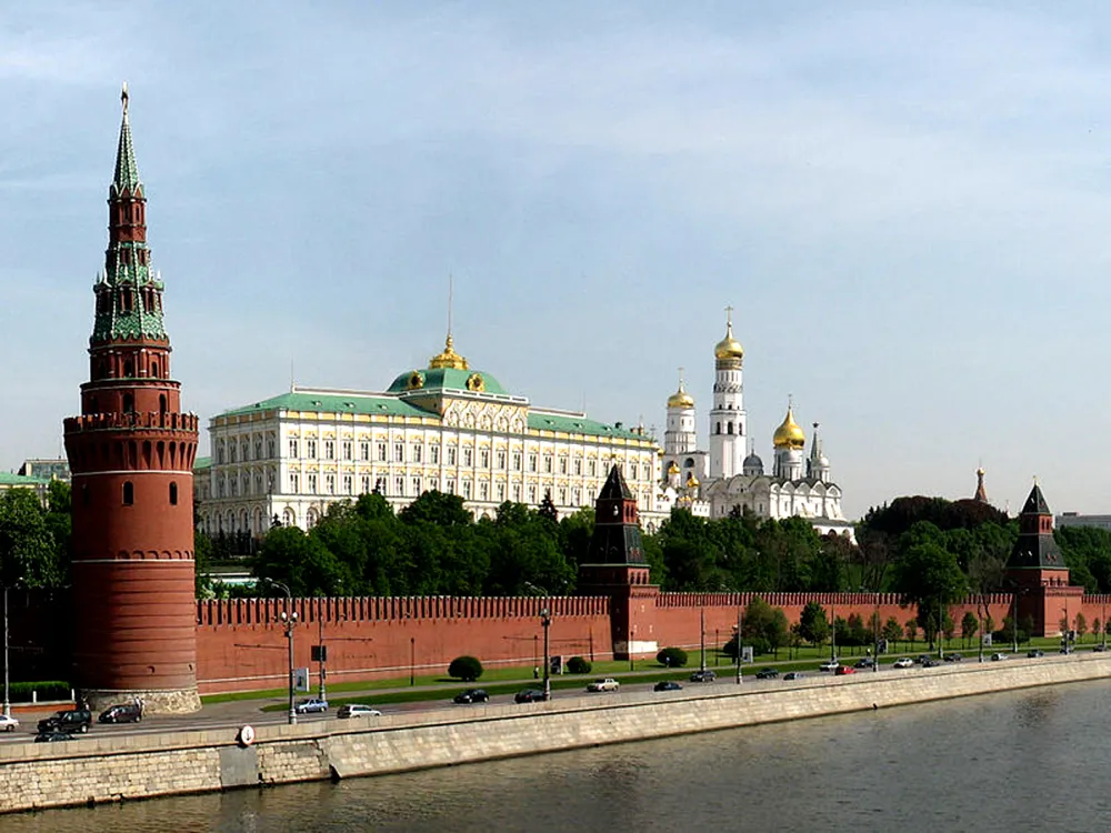 Кремљ - заруке пале под овим кровом