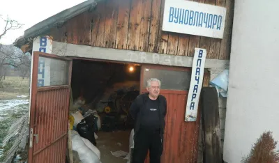 Милорад Весковић пред својом вуновлачаром