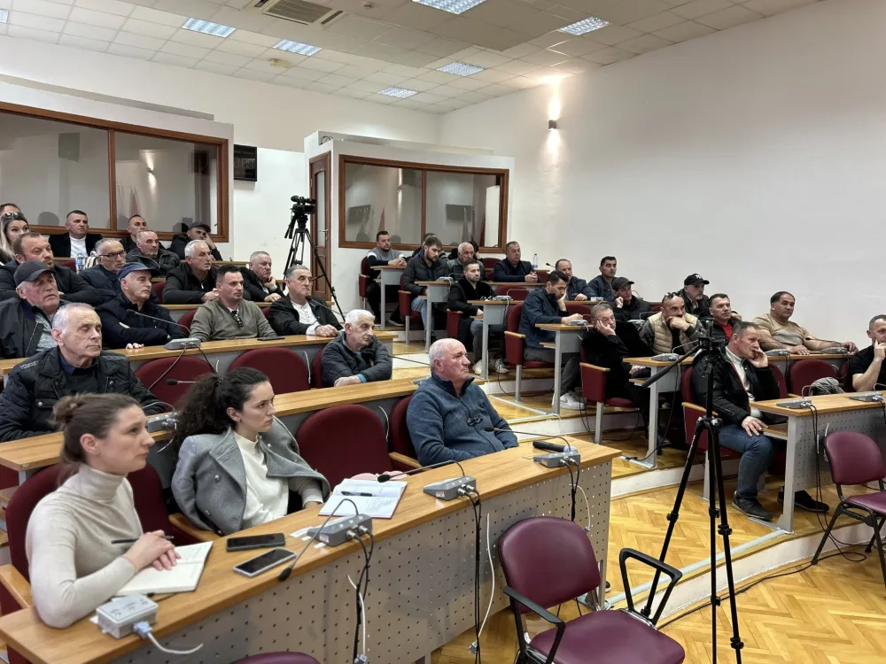 Poljoprivrednici Malesije Jokoviću poručili: Kad dođe vriјeme branja i ubiranja zarade &bdquo;ubiјe&rdquo; nas uvoz