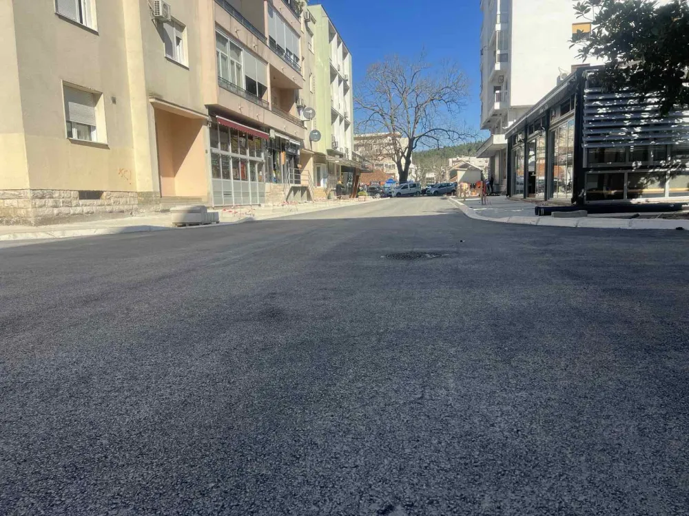 U Katastru zbog neriјe&scaron;enih imovinskih odnosa stoјi 40, a u Direkciјi za imovinu preko 100 kapitalnih proјekata Grada