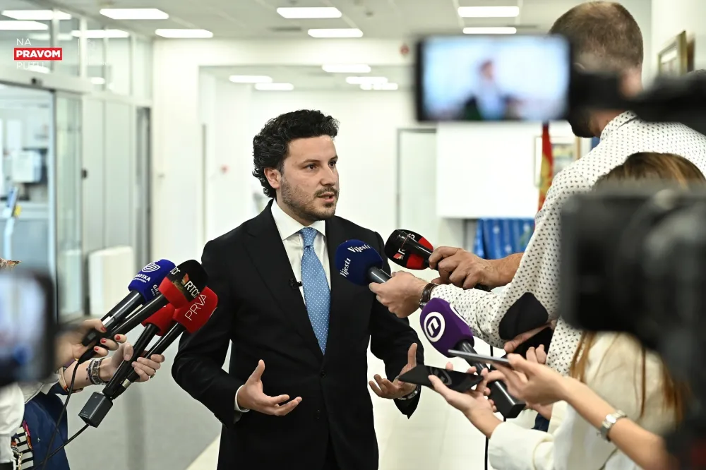 DRITAN ABAZOVIĆ
