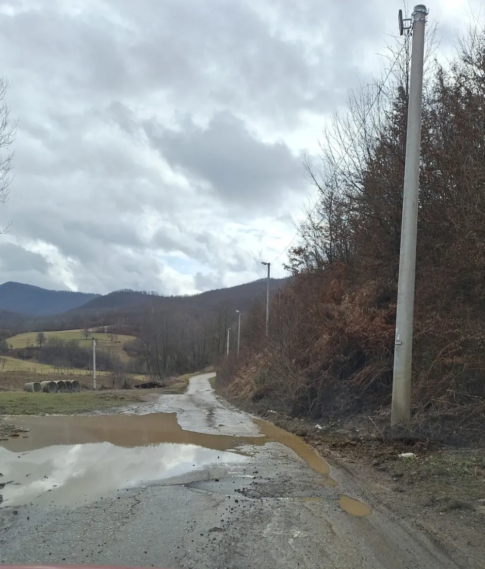 Put u bjelopoljskom selu Ivanje urađen prije 40 godina i nikada nije rekonstruisan