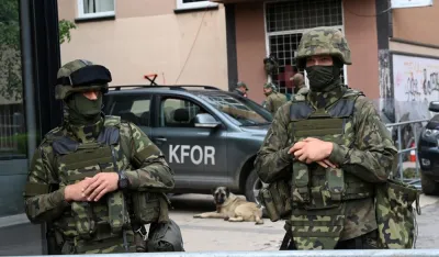 KFOR napustio zgradu Op&scaron;tine Zvečan: Situacija se stabilizovala