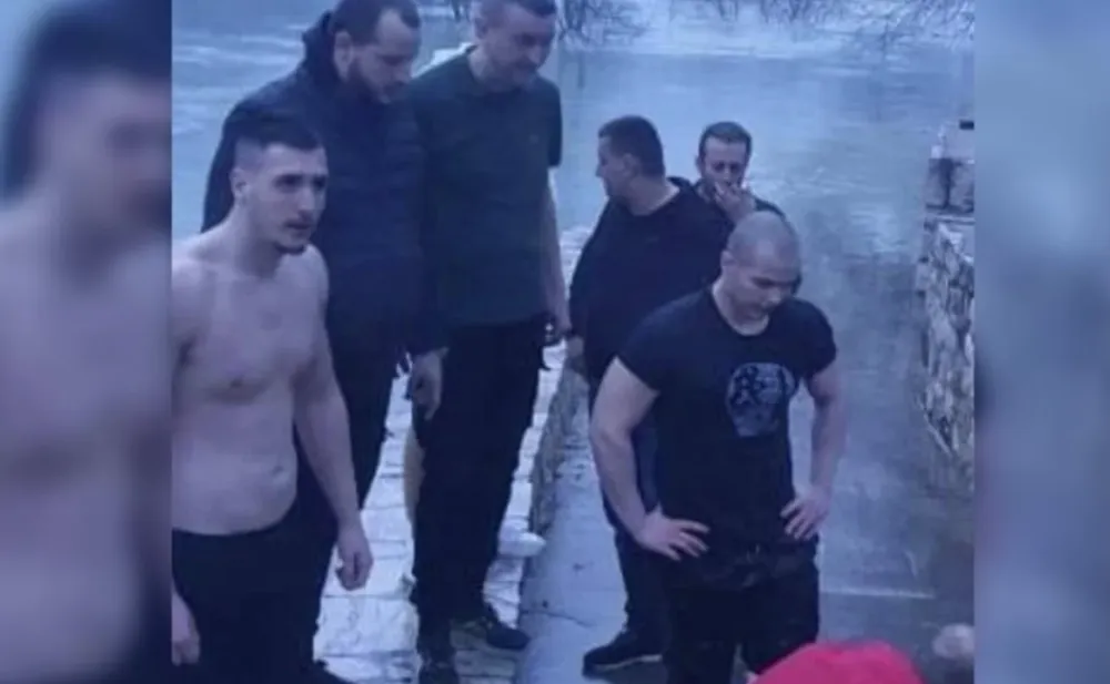 Mladići spasili ženu koja je upala u rijeku