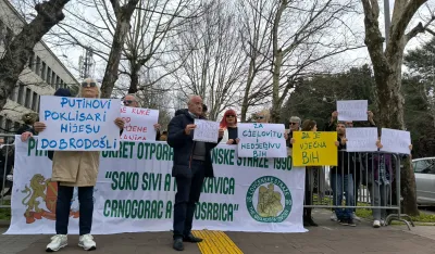 Protest ispred Skup&scaron;tine Crne Gore zbog posjete Dodika