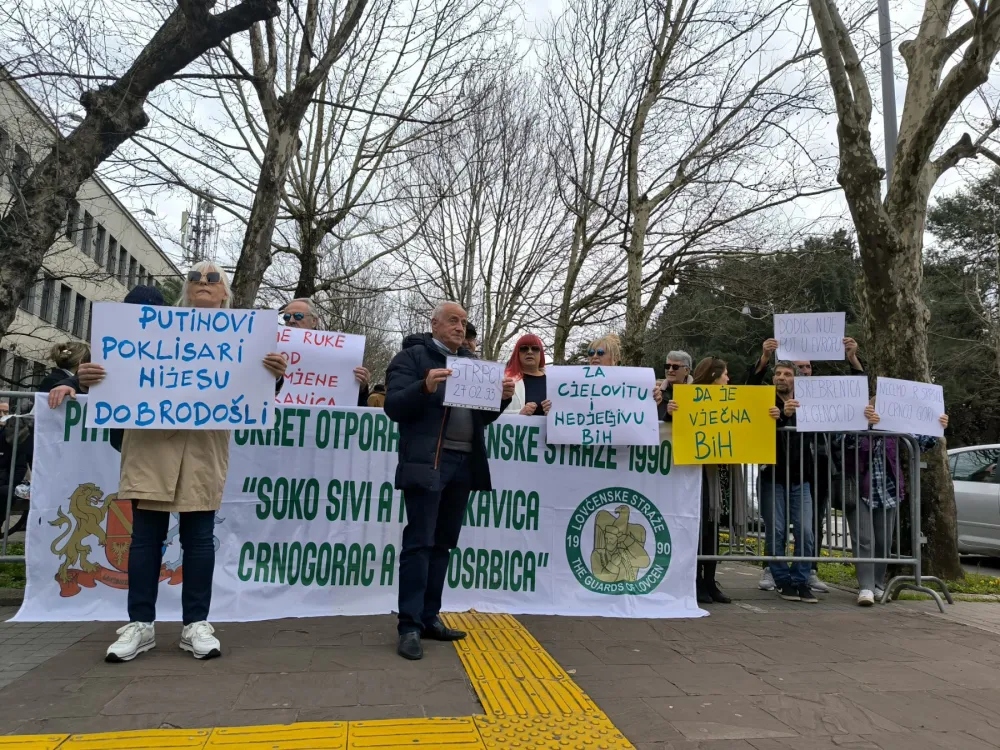 Protest ispred Skup&scaron;tine Crne Gore zbog posjete Dodika